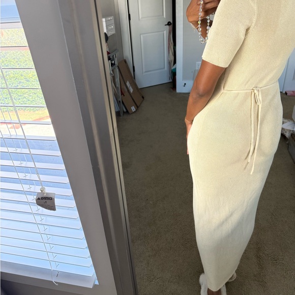 Elegant Button-Down Polo Knit Maxi Dress - Picture 5 of 13